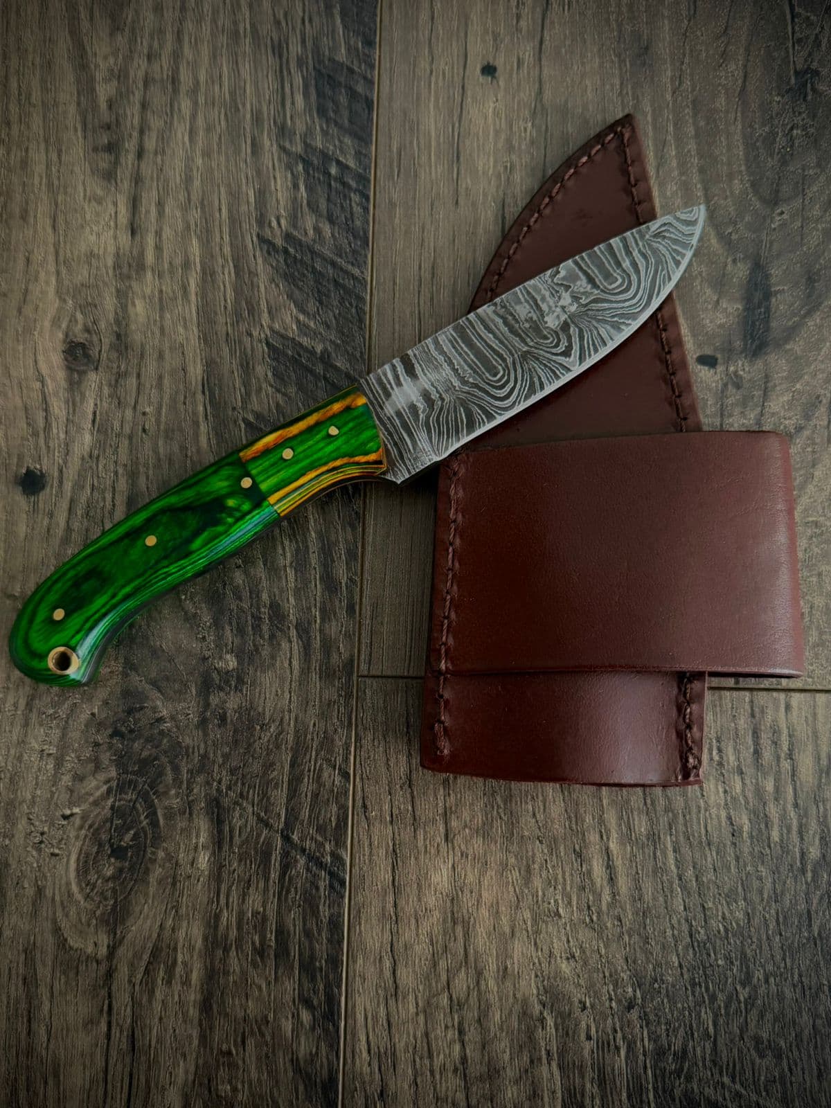 Emerald Blaze Damascus Skinner