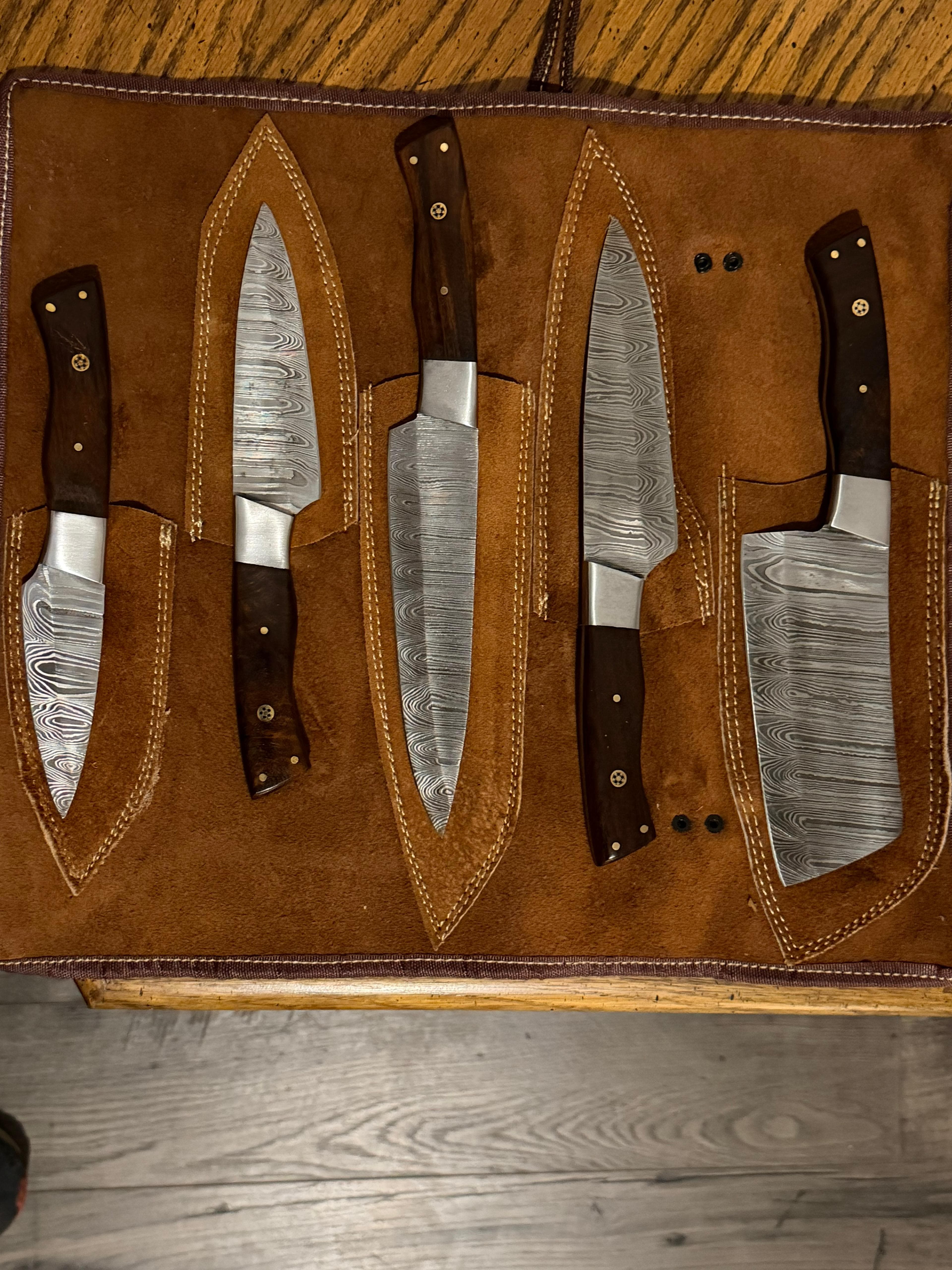 Heritage 5-Piece Damascus Set – Walnut in Leather Roll (Alt View)
